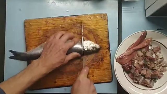 Селедочка в масле с луком
