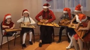 Дети исполняют Jingle Bells на гуслях. КПЦ Дубровицы