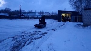 Самодельный мини погрузчик из жигулей чистка снега
