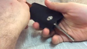 Простая ключница из кожи