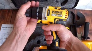 Набор аккумуляторного инструментов девалт 2 в 1. Болгарка шуруповёрт бесщеточный. Аналог DEWALT