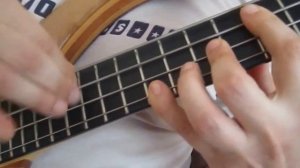 Супер тэппинг на бас гитаре! Звучит обалденно!!!