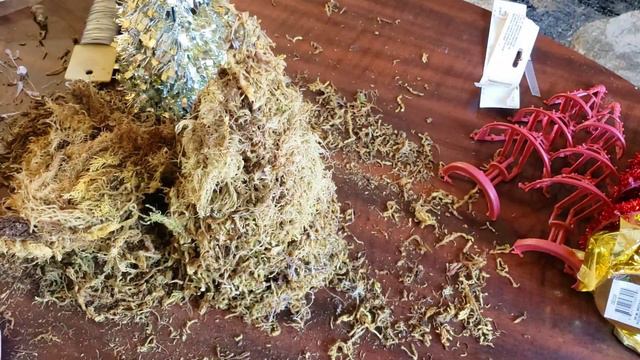 Dollar Tree DIY Succulent Christmas Tree!!! смотреть онлайн