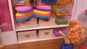 Craft store ! Elsa and Anna toddlers - shopping