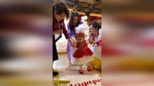 🔔 Вы только посмотрите, как это мило! Димаш Кудайберген и его мама обожают малышей (SUB)