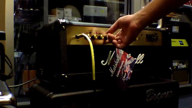 Alchemist 212 Cab with MG100HDFX смотреть онлайн