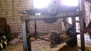 Запуск циркулярки от 220 без конденсатора пусковым двигателем.