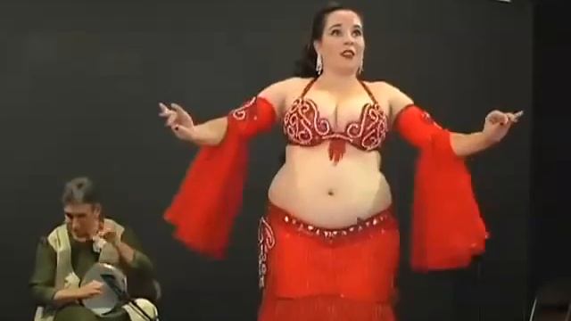 Fat lady Belly Dance amazing
