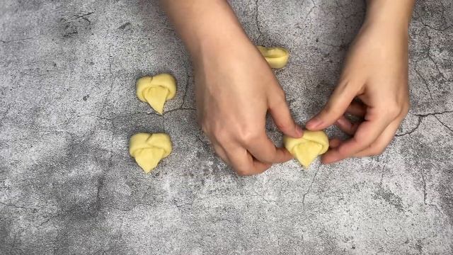 Необычная форма для булочки. Если надоели обычные булки, пеку по-новому! Булочки без начинки. смотреть онлайн