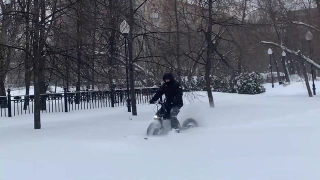 Самый мощный полноприводный электровелосипед + лыжи в снежный апокалипсис смотреть онлайн