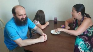 Bean Boozled Родители издеваются над ребенком!