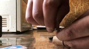 Как сделать хлопушку из спичек.