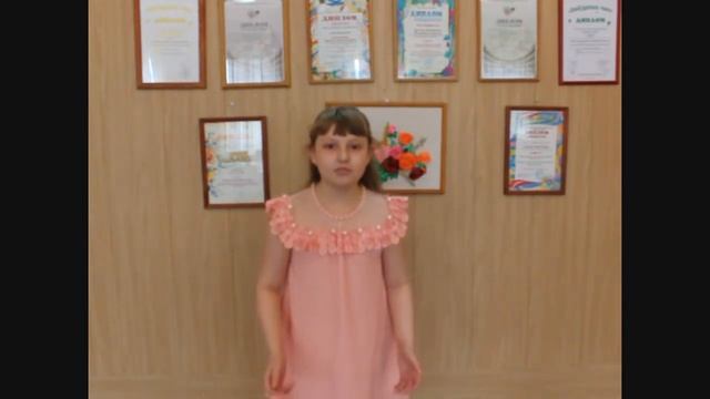 Мельдер Настя, стихотворение "В театре" Агния Барто смотреть онлайн