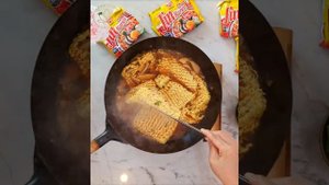 Как приготовить Доширак, доширак с яйцом. HOW TO COOK KOREAN RAMEN HACK