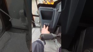обзор внутри кабины , эксковатор погрузчик МСТ542s