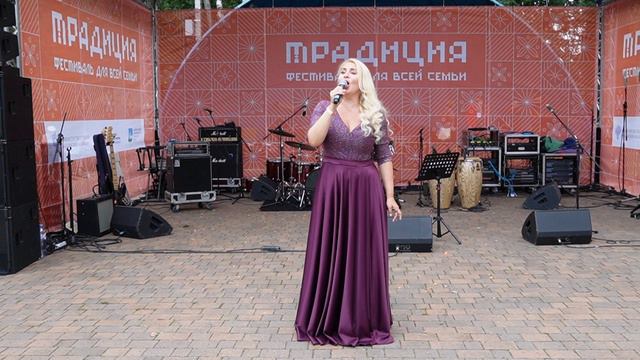 Ольга Терентьева исполняет вторую арию Лизы из оперы "Пиковая дама". Московская обл.,Захарово, 24.08