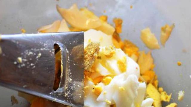Салат слоями из красной рыбы
