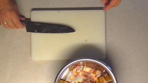 Салат ? с копченой рыбой ?