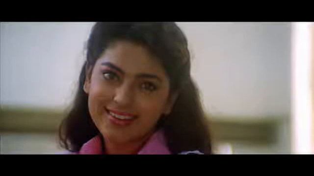 Juhi Chawla from movie "Hum hain rahi pyar ke" 1993/ Джухи из "Навстречу любви".1993 смотреть онлайн