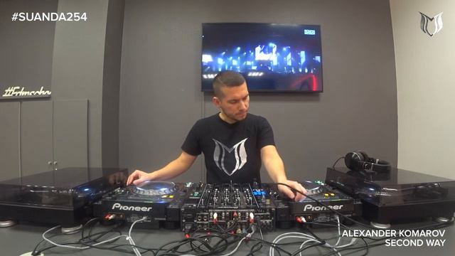 Roman Messer - Suanda Music 254 [#SUANDA] смотреть онлайн