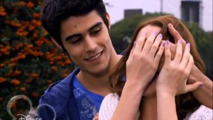 виолетта и леон  мы просто друзья