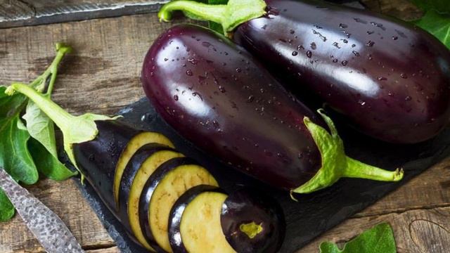 Даже один БАКЛАЖАН может вызвать НЕОБРАТИМЫЕ ПРОЦЕССЫ в организме! ЯД в составе БАКЛАЖАНОВ! #Факты смотреть онлайн