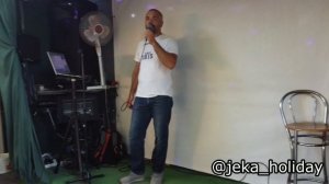 АНАПА. МАЛАЯ БУХТА. ПЕВЕЦ В КАФЕ