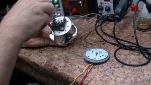 Переделка фонаря на питание от литий ионных аккумуляторов с увеличением мощности плюс плюшки.