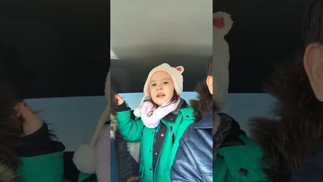 Адина поёт песню Моана смотреть онлайн