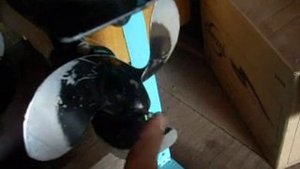 Один из способов как снять винт под шпонку