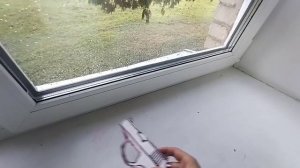 Сделал G22 с подвижным затвором из картона? +P90