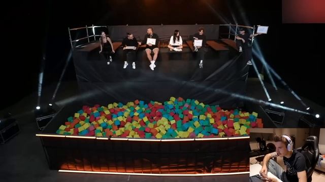 КОРЕШ СМОТРИТ: Слабое Звено! Ответь на Вопрос и Упади с ВЫШКИ!