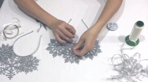 Как сделать ободок со снежинками? Легко и просто!