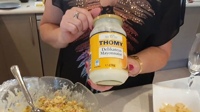 Дом в котором мы живём и долгожданные гости смотреть онлайн