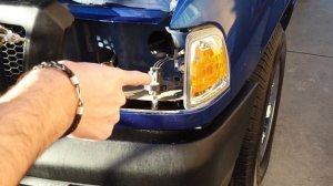 HEADLIGHT & BULB replacement Ford Ranger (2007-2011)