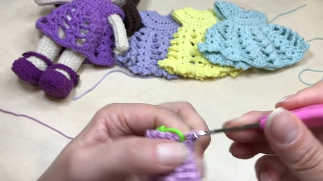 Ажурное платье для куклы 20 см