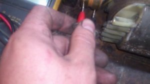 Генератор Huter DY5000L Не дает напряжение.