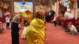 Танец с листочками "Ты листочек озорной" (Музыка и слова А. Евтодьевой). Группа №7 "Светлячки"