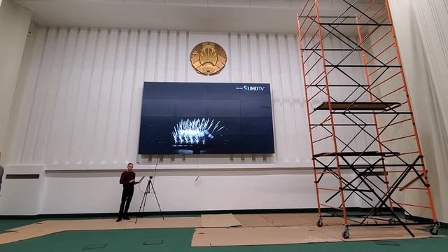 Видеостена из 16 дисплеев 55” Samsung LH55UHFHLBB/CI смотреть онлайн