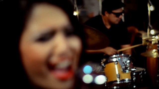 MERCEDES BENZ- Piano Bar Jazz Cover смотреть онлайн