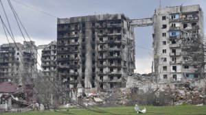 Работают даже ночью: как идет восстановление Мариуполя