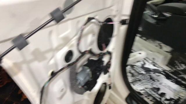 Skoda Octavia экстра шумка. Посмотрим какие шумопоглотители сегодня являются самыми эффективными
