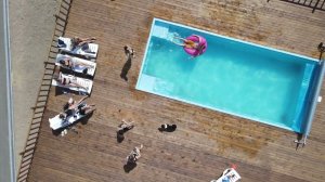 Бассейн под открытым небом на базе отдыха "Villa Jarvi"