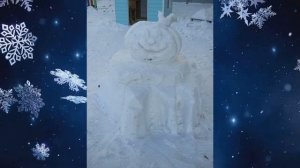 Делаем фигуры из снега Снежные фигурки Украшаем зимний участок детям
