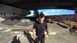 10 CАМЫХ ПРОСТЫХ ТРЮКОВ НА СКЕЙТБОРДЕ ДЛЯ НОВИЧКОВ