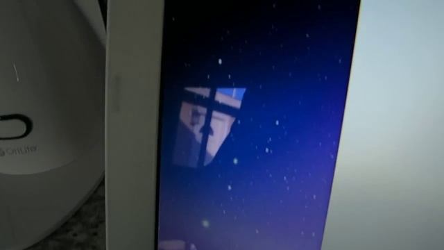 Apple MacBook 13.3" with factory box and apple remote control... Feb. 15 2012 смотреть онлайн