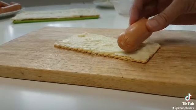 Закуска: "Сосиски в вафле с картошечкой в панировке" быстрый рецепт смотреть онлайн