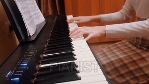 "Весенний эскиз" В.Купревич, игра на фортепиано/The spring sketch