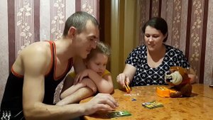 Настольная игра СОБАКА КУСАКА. Обзор игры Осторожно злая собака \ Мальвина TV