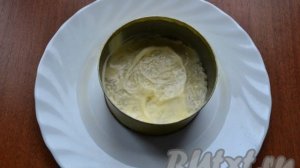 Салат с крабовыми палочками и красной икрой